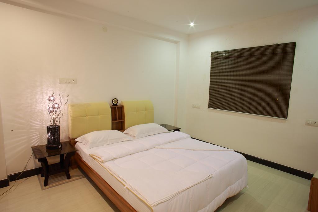 Phils' Residency & Banquets Hotel Kochi Room photo