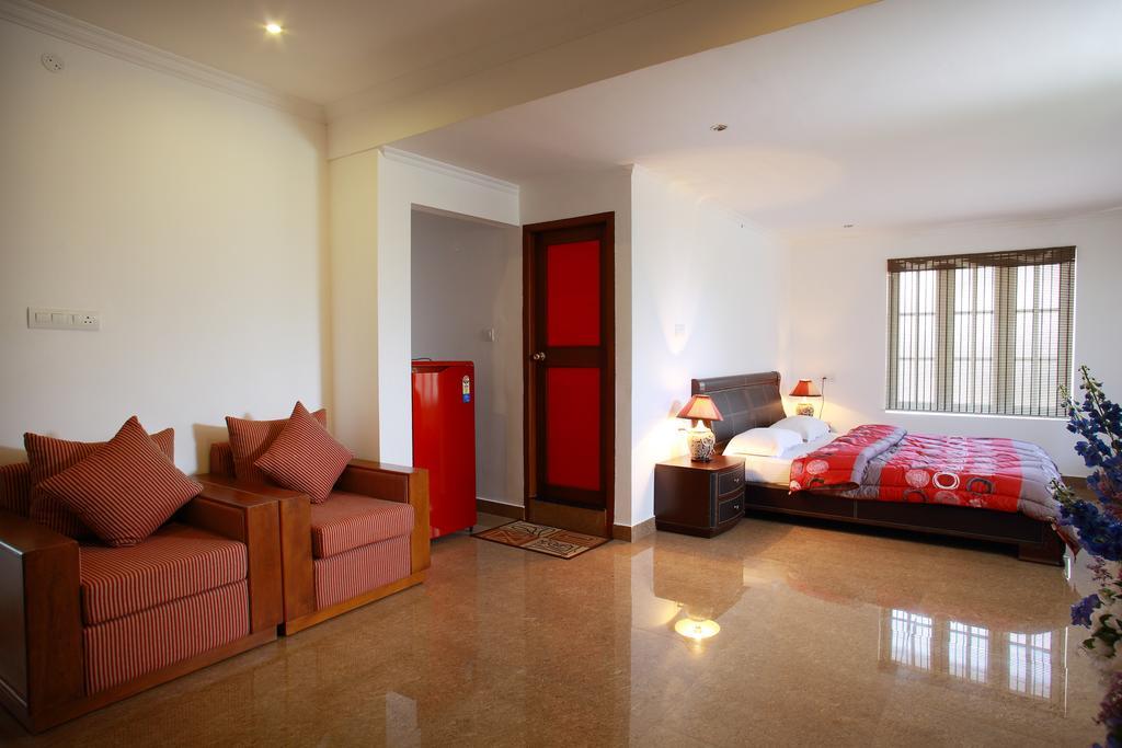 Phils' Residency & Banquets Hotel Kochi Room photo