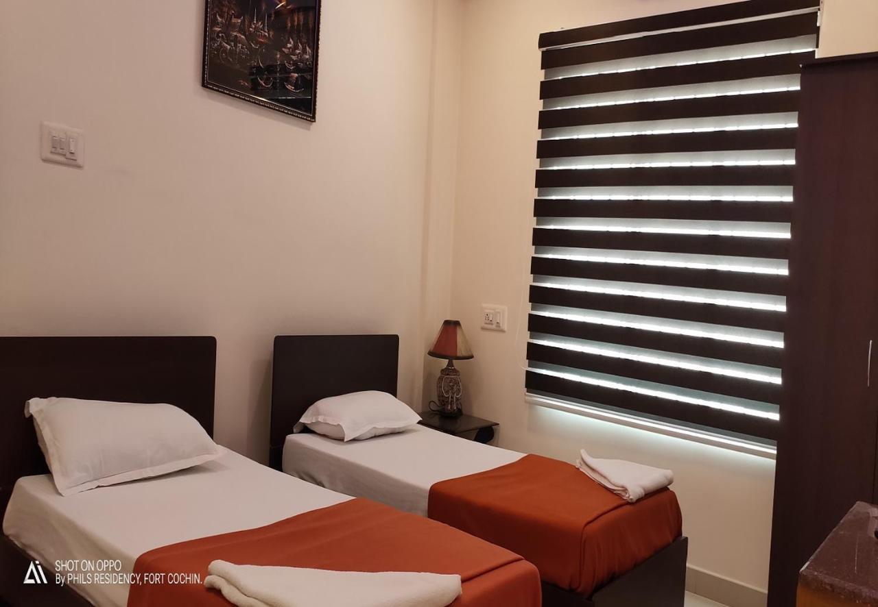 Phils' Residency & Banquets Hotel Kochi Exterior photo