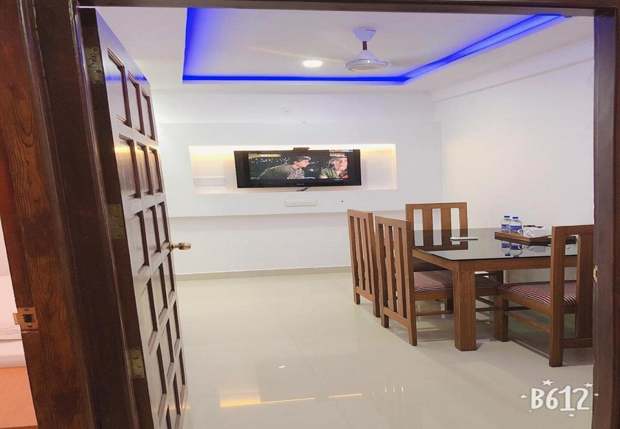 Phils' Residency & Banquets Hotel Kochi Exterior photo