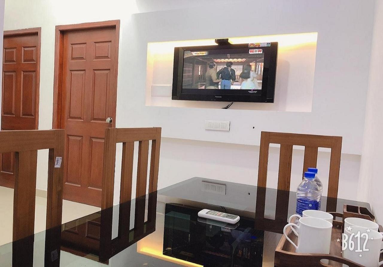 Phils' Residency & Banquets Hotel Kochi Exterior photo
