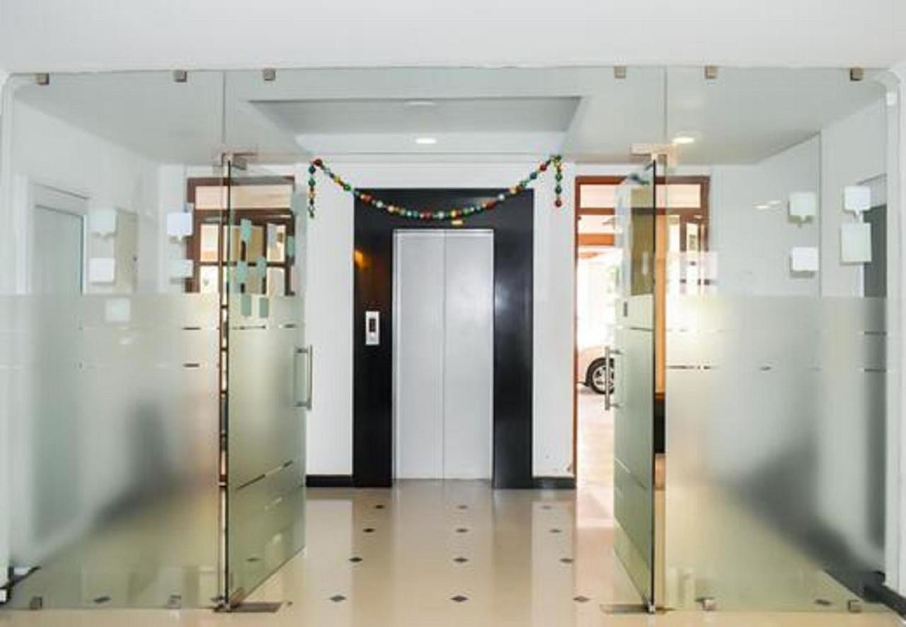 Phils' Residency & Banquets Hotel Kochi Exterior photo