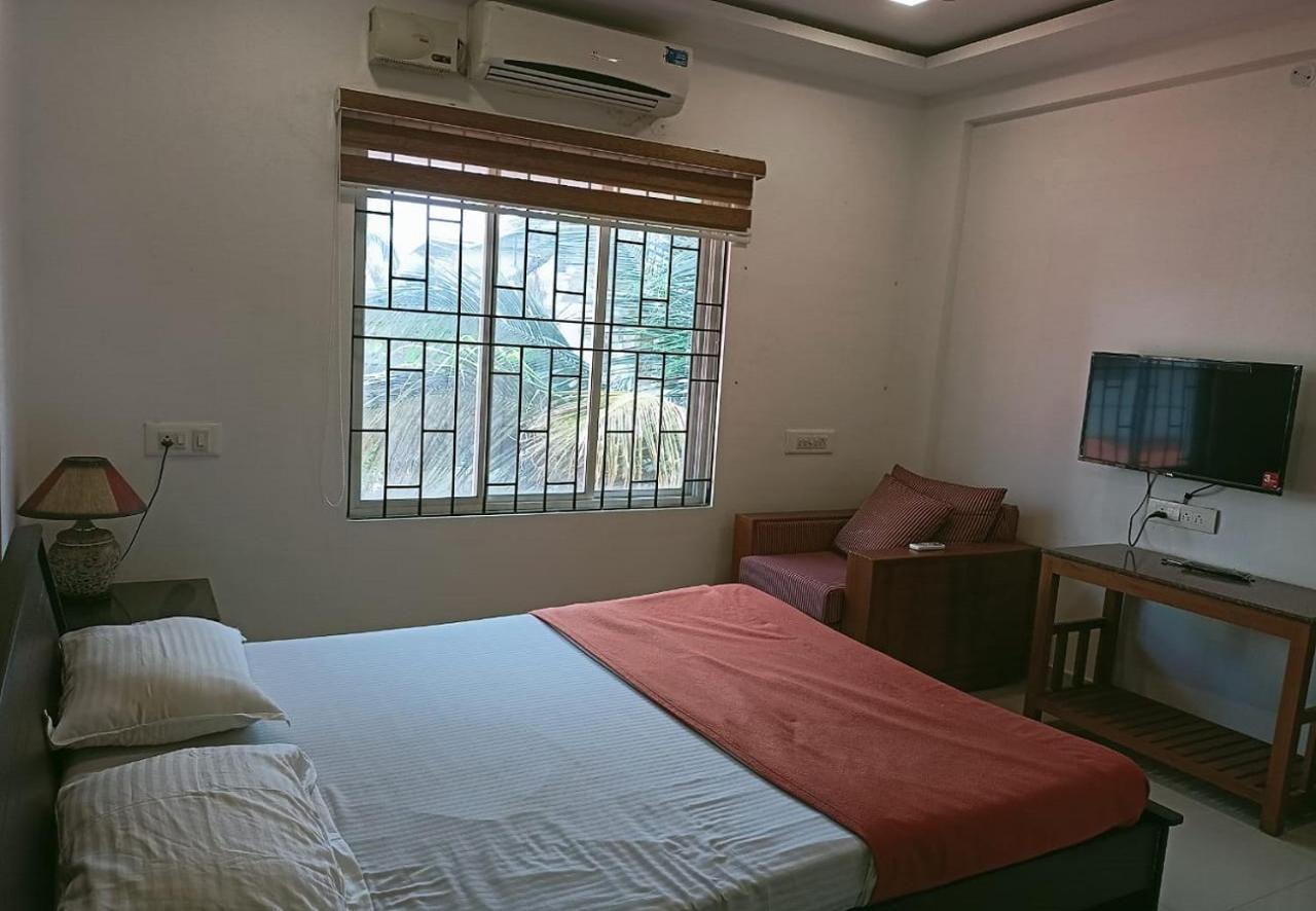 Phils' Residency & Banquets Hotel Kochi Exterior photo