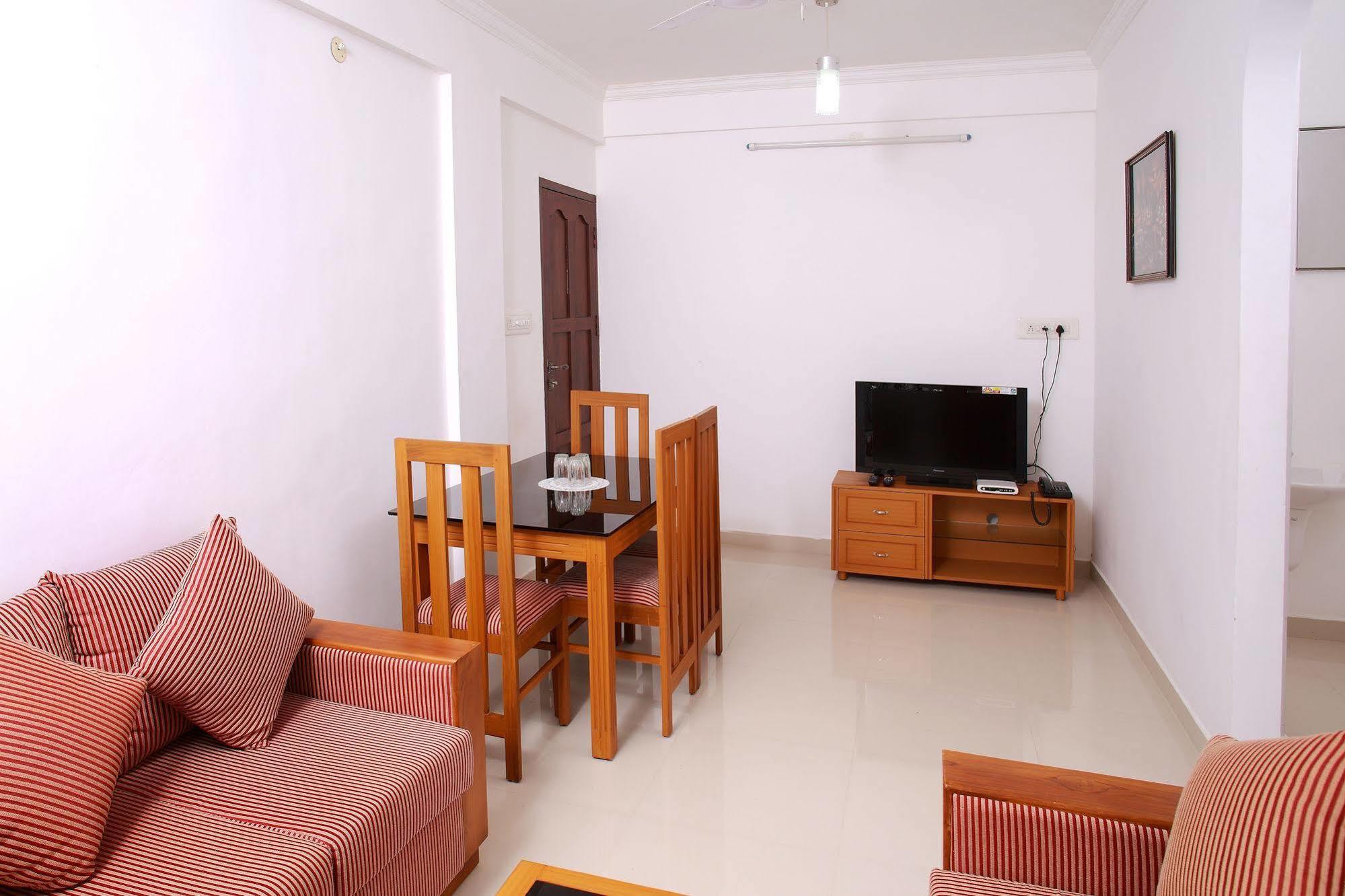Phils' Residency & Banquets Hotel Kochi Exterior photo