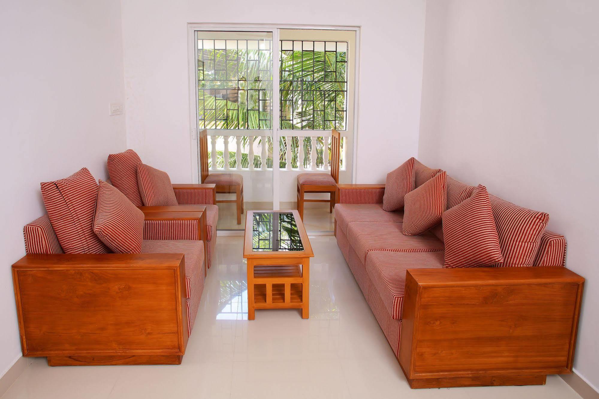 Phils' Residency & Banquets Hotel Kochi Exterior photo