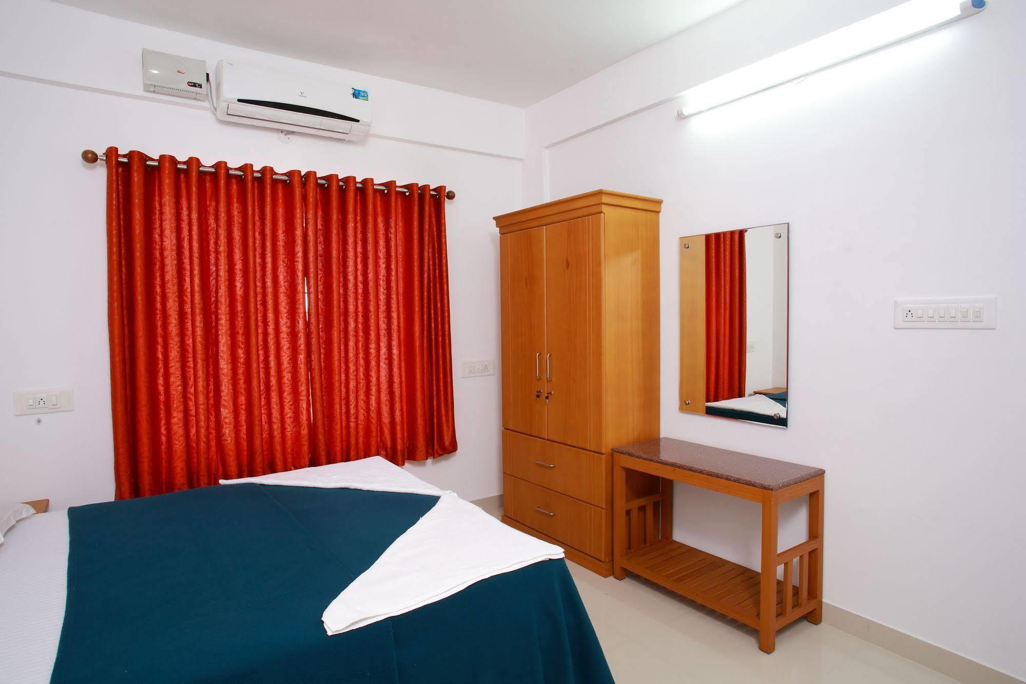 Phils' Residency & Banquets Hotel Kochi Exterior photo
