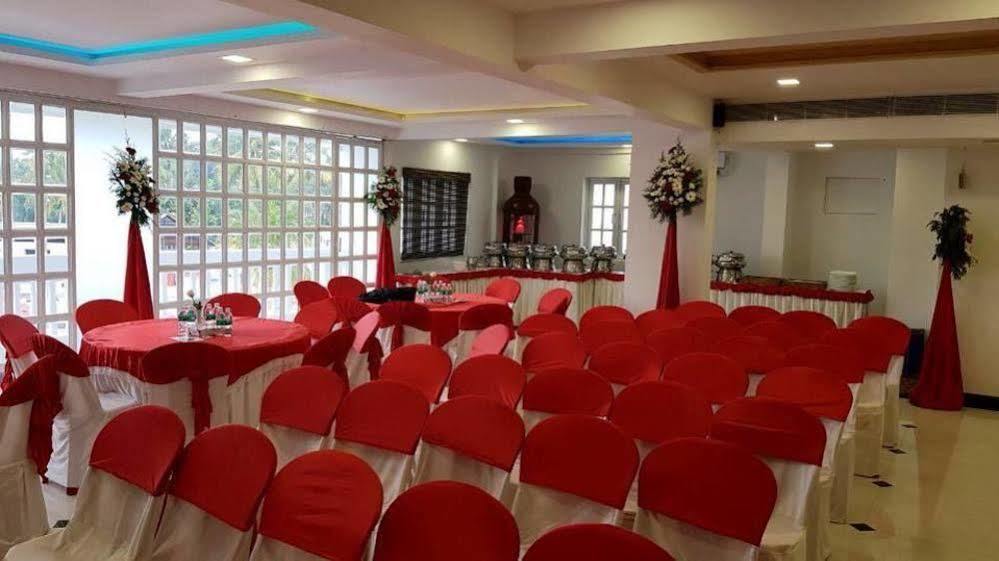 Phils' Residency & Banquets Hotel Kochi Exterior photo